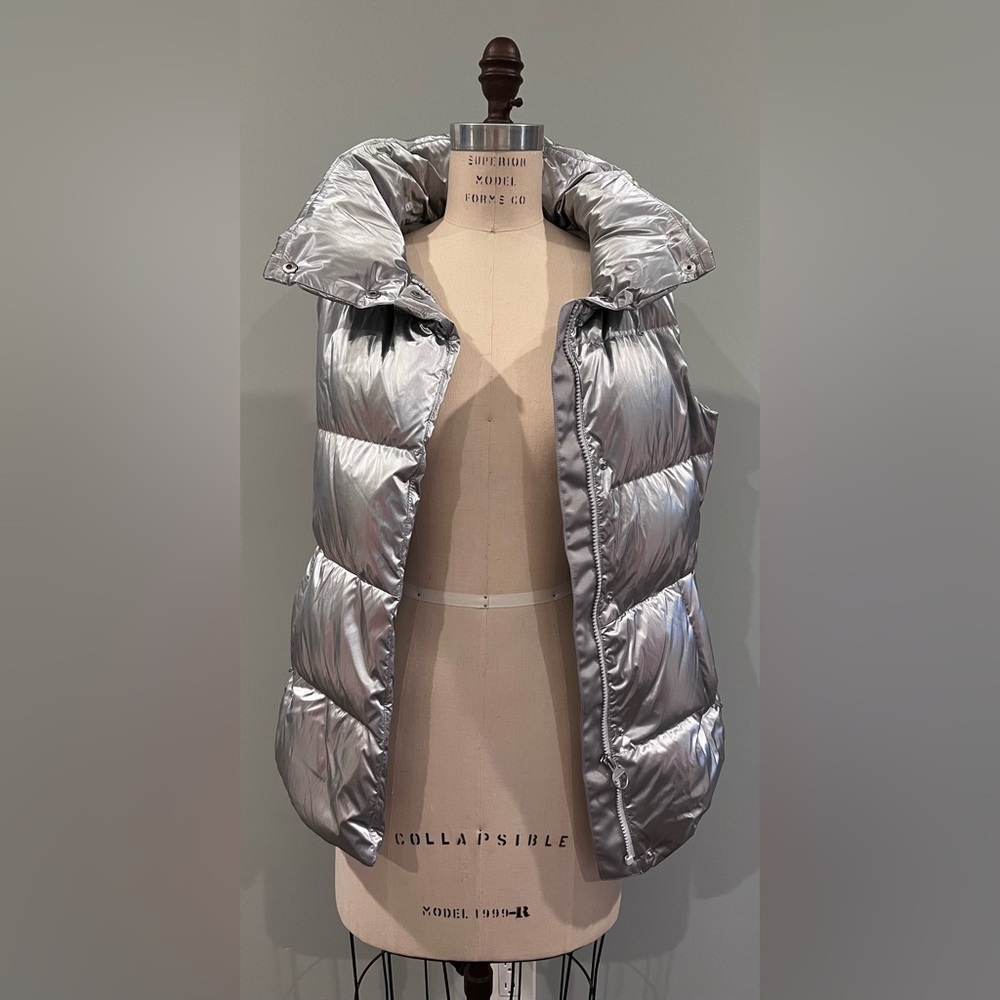 Athleta Downtown metallic silver zip up puffer vest. Size small/ medium